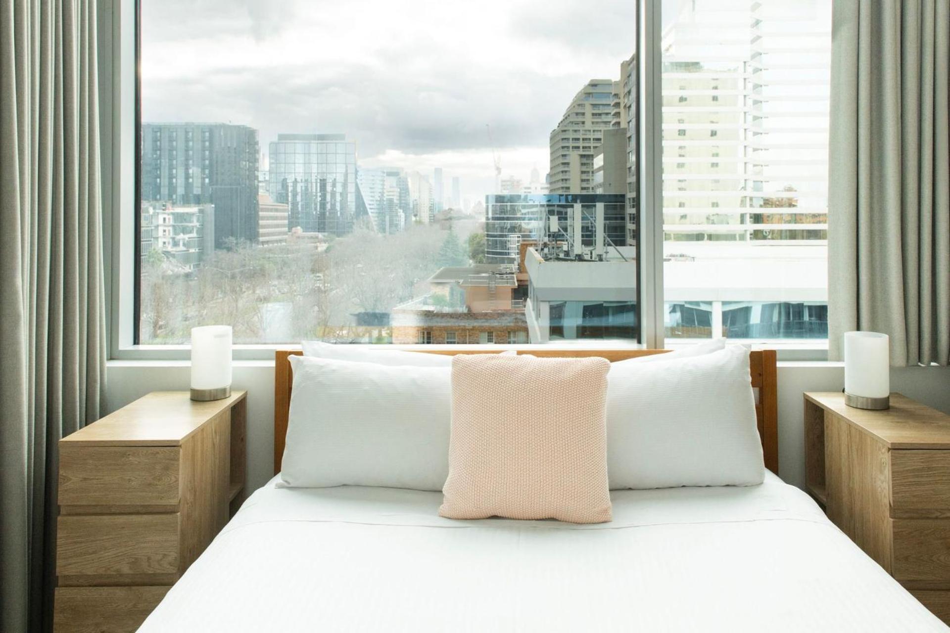 Apartamento Spectacular 3-bedroom Penthouse With Private Lift On St Kilda Rd *