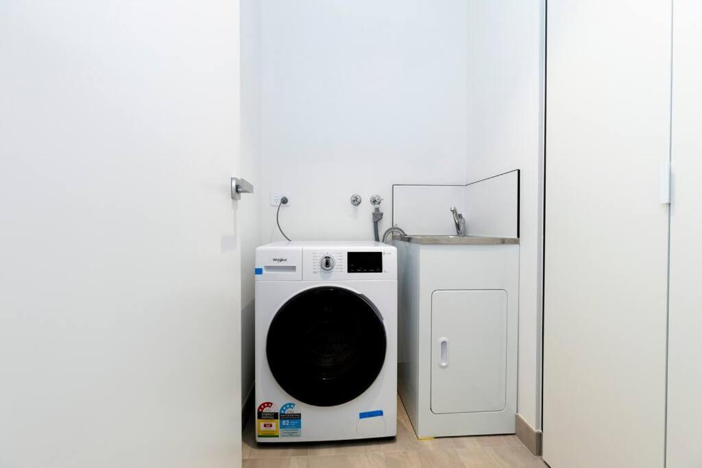 Southbank 3 Bedroom Free Parking Apartment *