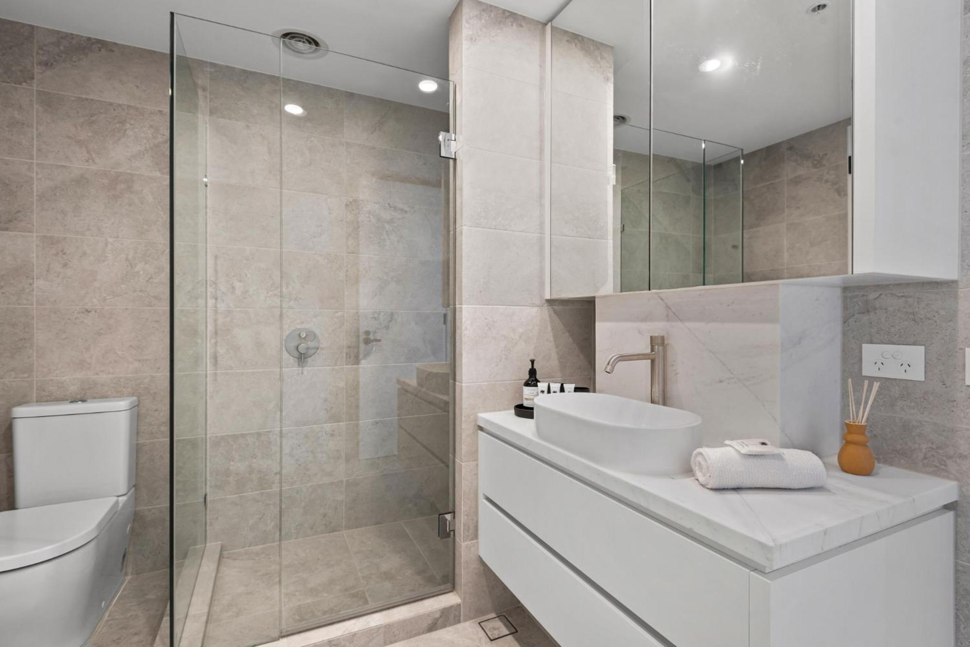 Bespoke 2-bed Beachfront Apartment Melbourne