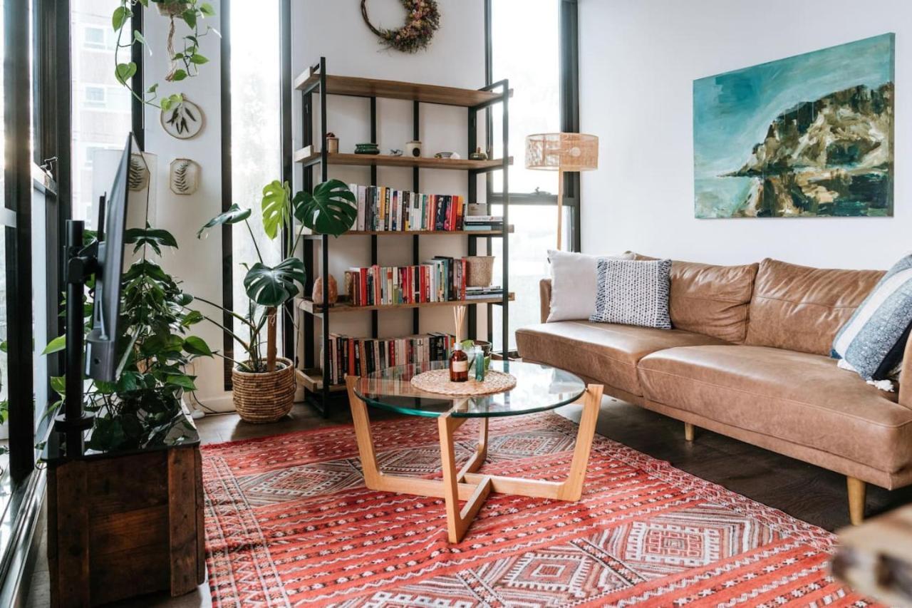 Luna, Stylish And Chic Collingwood * Melbourne
