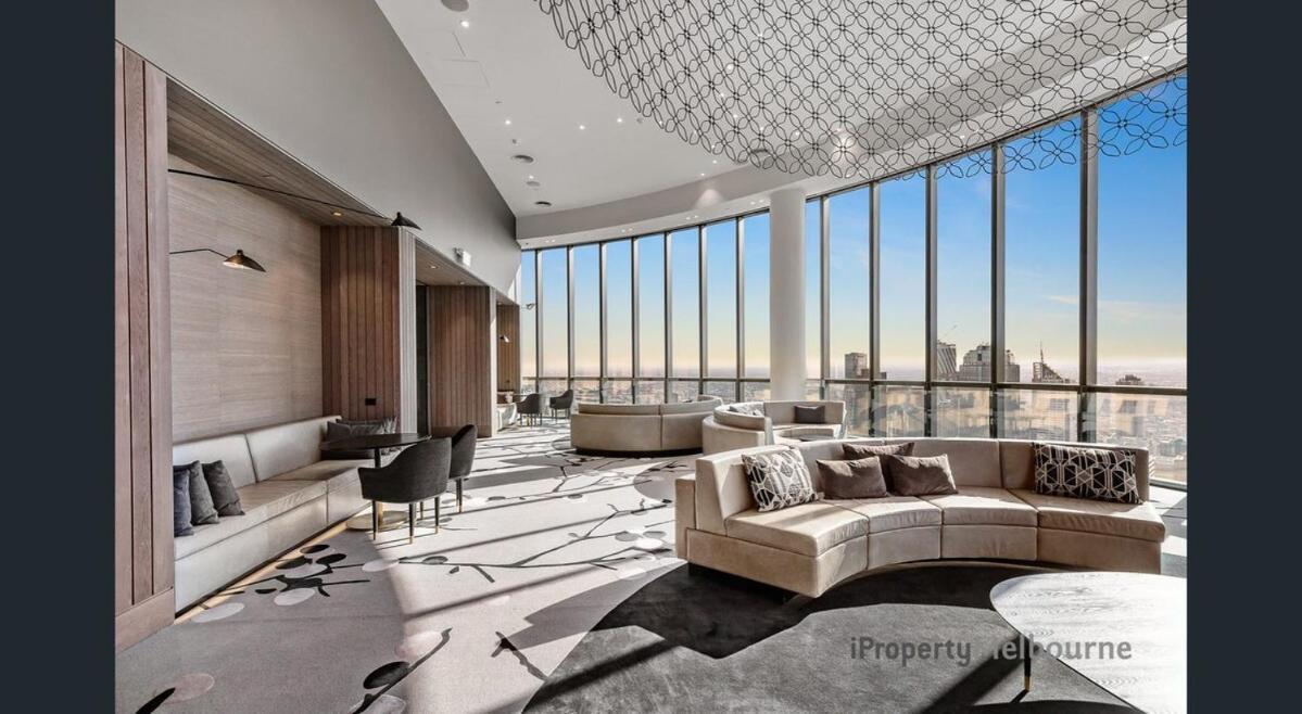 Prima Tower 5 Bedrooms * Melbourne