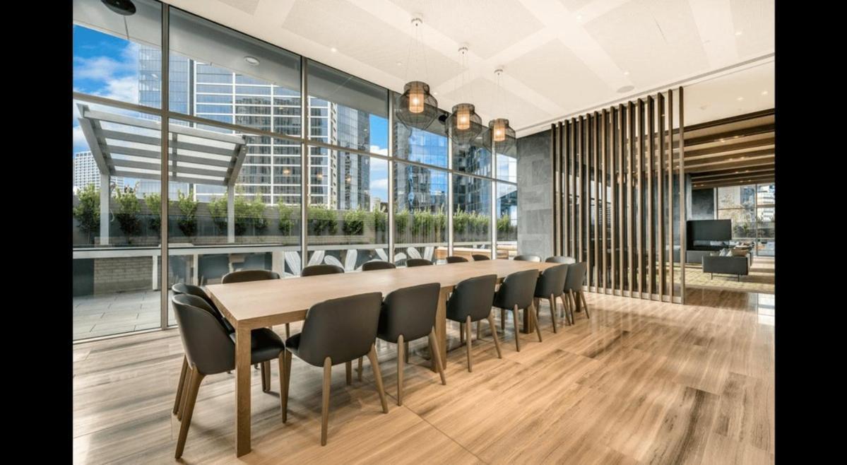 Prima Tower 5 Bedrooms Apartment
