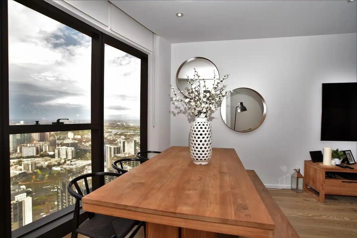 Prima Tower 5 Bedrooms Apartment *