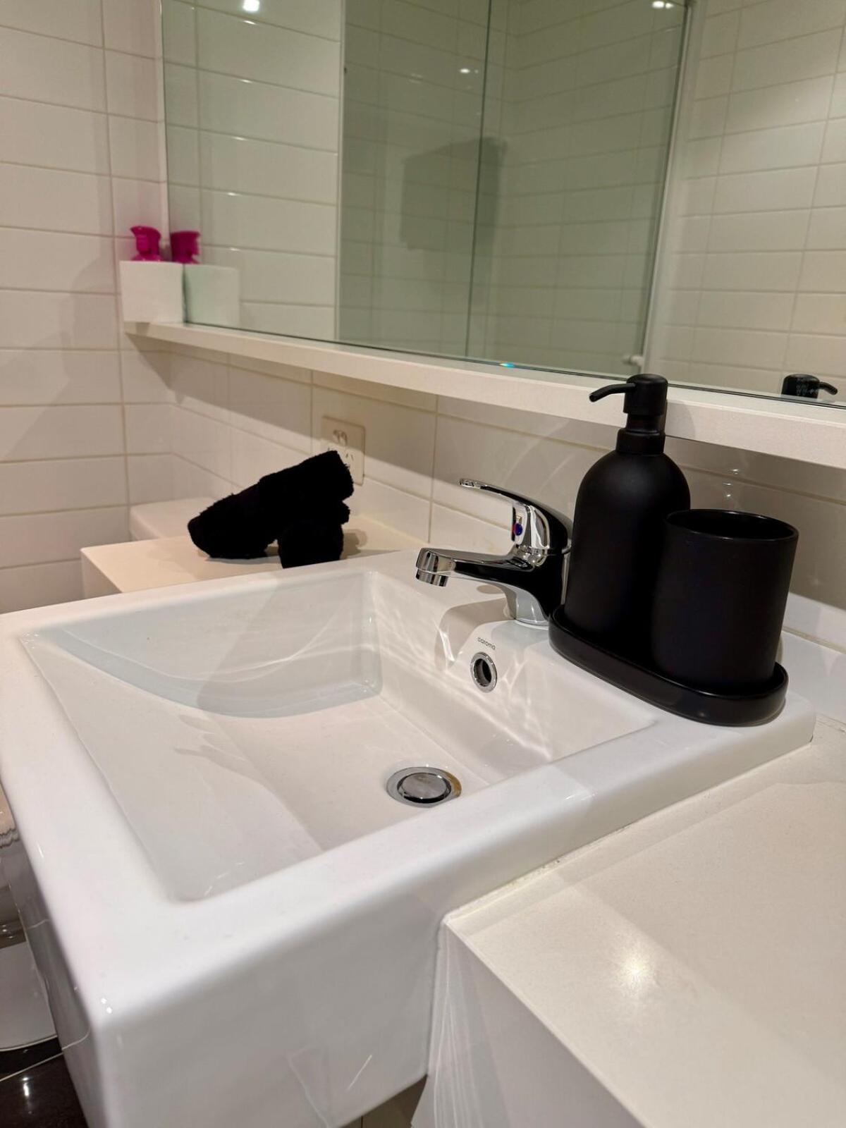 Apartamento Southbank Cityview Escape With Car Park Melbourne