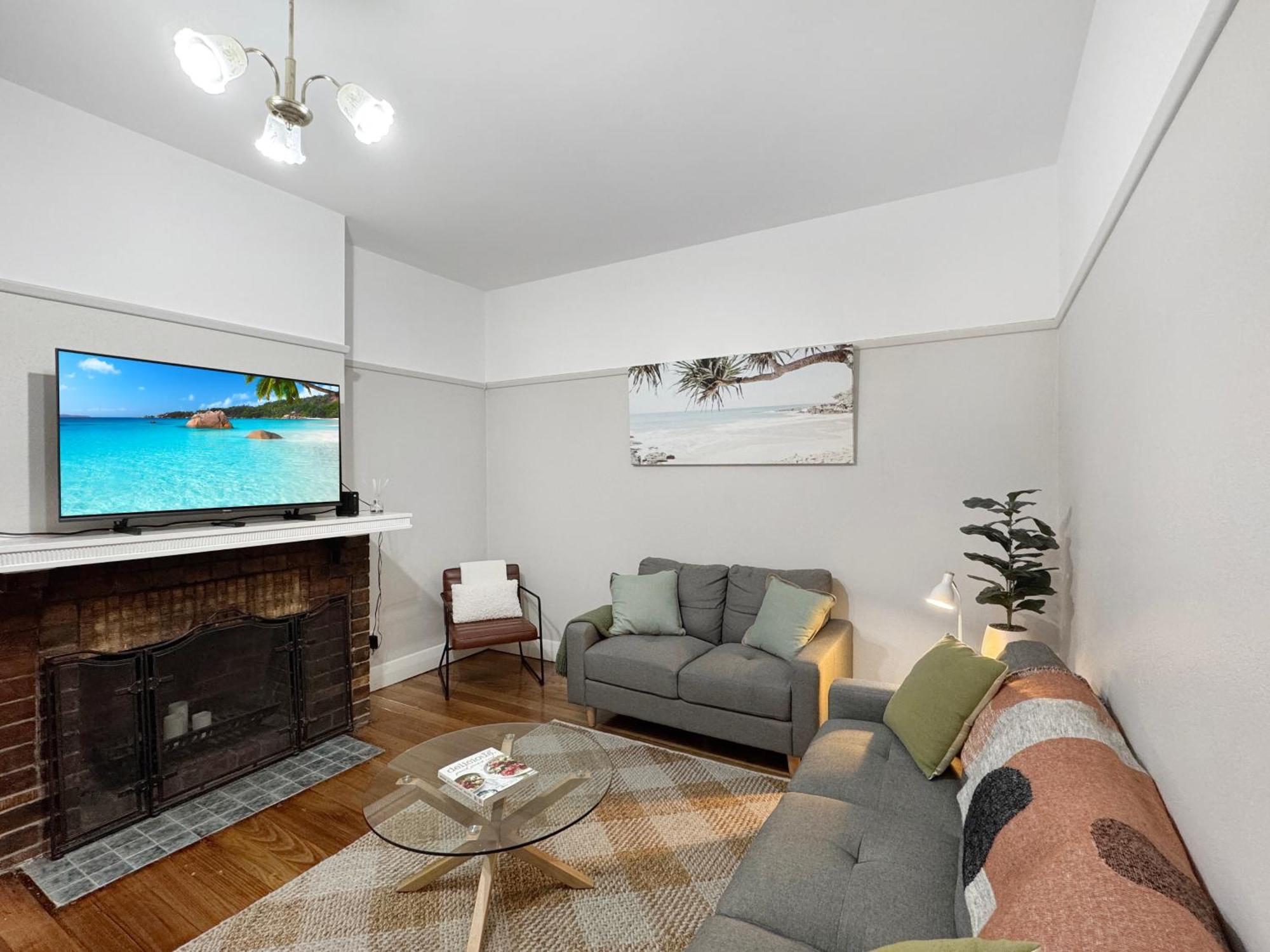 Ground Floor Apartment, 250 Metres To The Melbourne