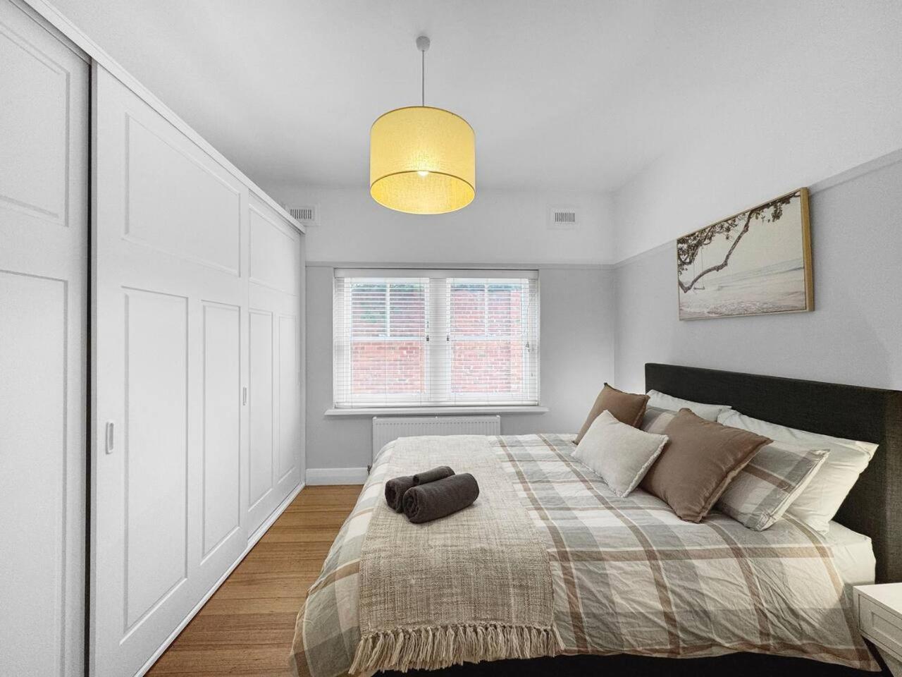 Ground Floor Apartment, 250 Metres To The Melbourne