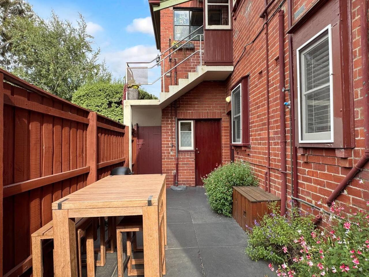 Apartment Ground Floor Apartment, 250 Metres To The Melbourne