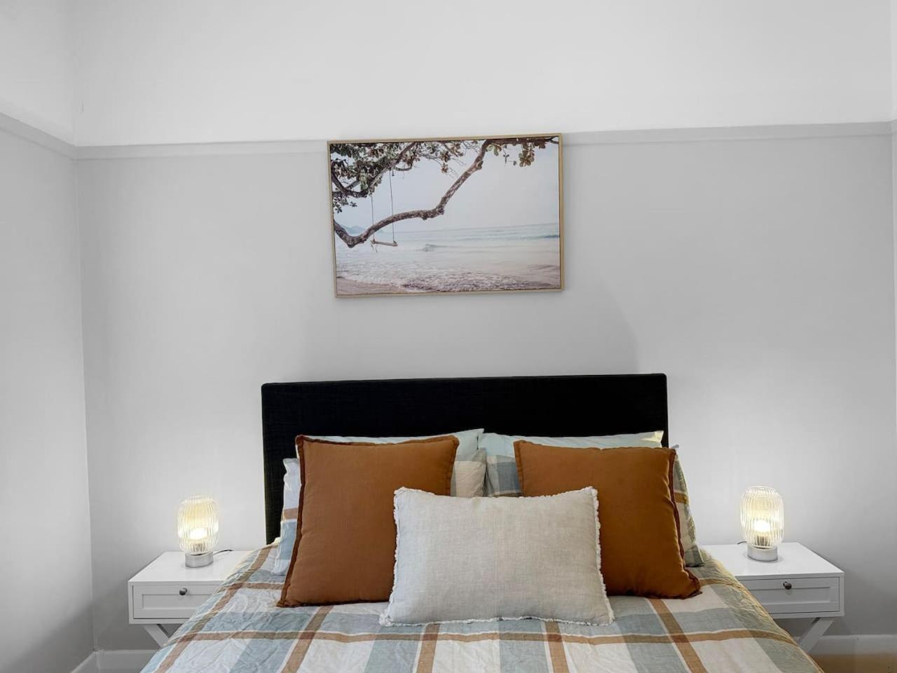 Ground Floor Apartment, 250 Metres To The Melbourne