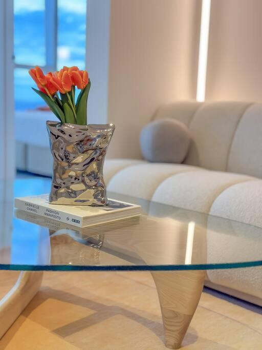 Skyline Serenity Lvl 61 Cbd Luxury Melbourne