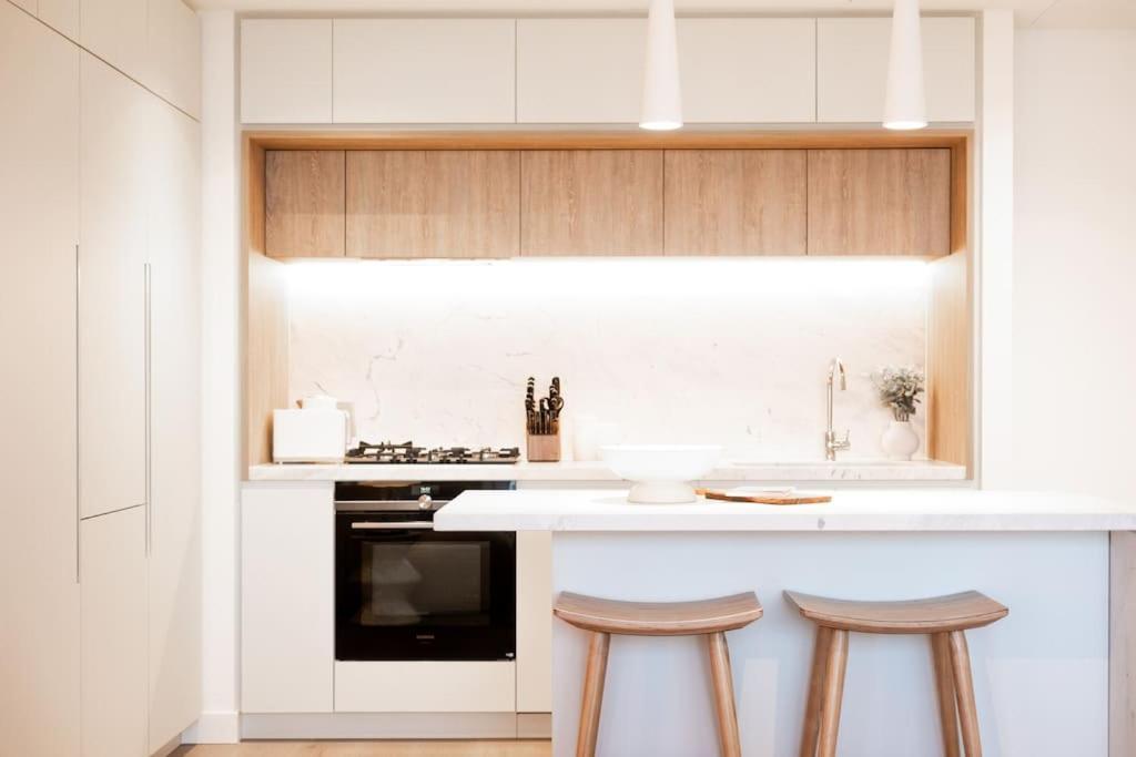 Skyline Serenity Lvl 61 Cbd Luxury Apartment Melbourne