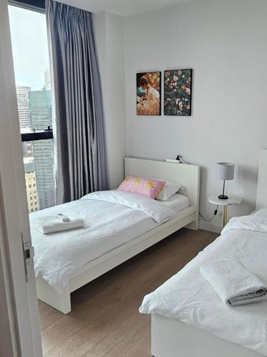 Apartment Luxury Cbd 5 Beds, 2 Baths Great Skyview With Pool, Gym, Spa, Carpark,sauna