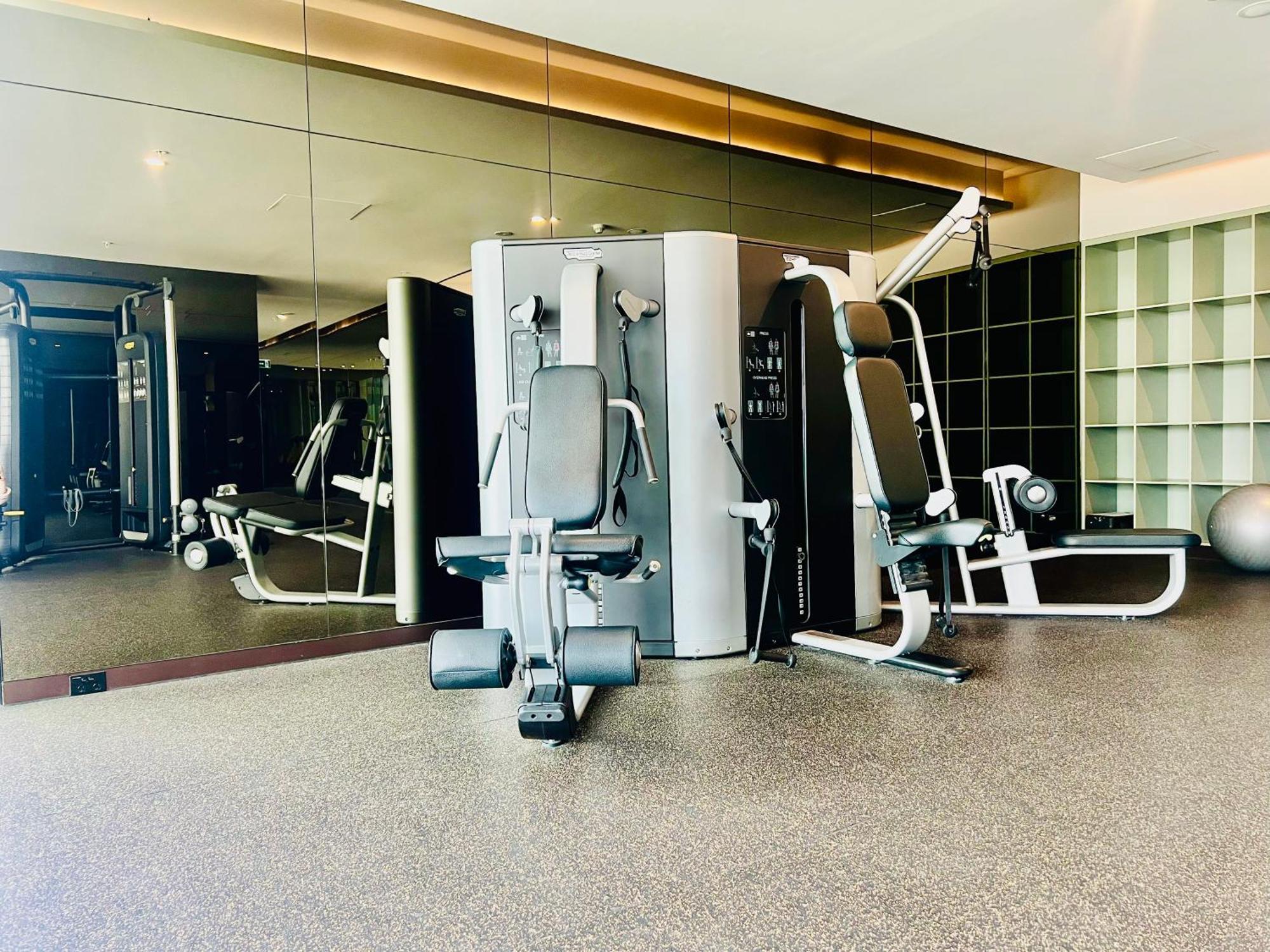 Luxury Cbd 5 Beds, 2 Baths Great Skyview With Pool, Gym, Spa, Carpark,sauna Apartment