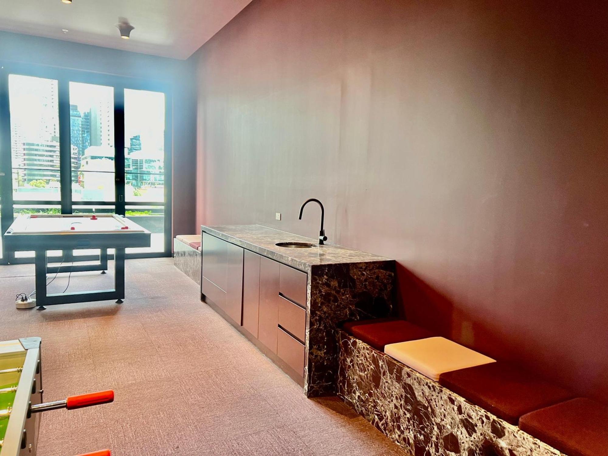 Apartment Luxury Cbd 5 Beds, 2 Baths Great Skyview With Pool, Gym, Spa, Carpark,sauna