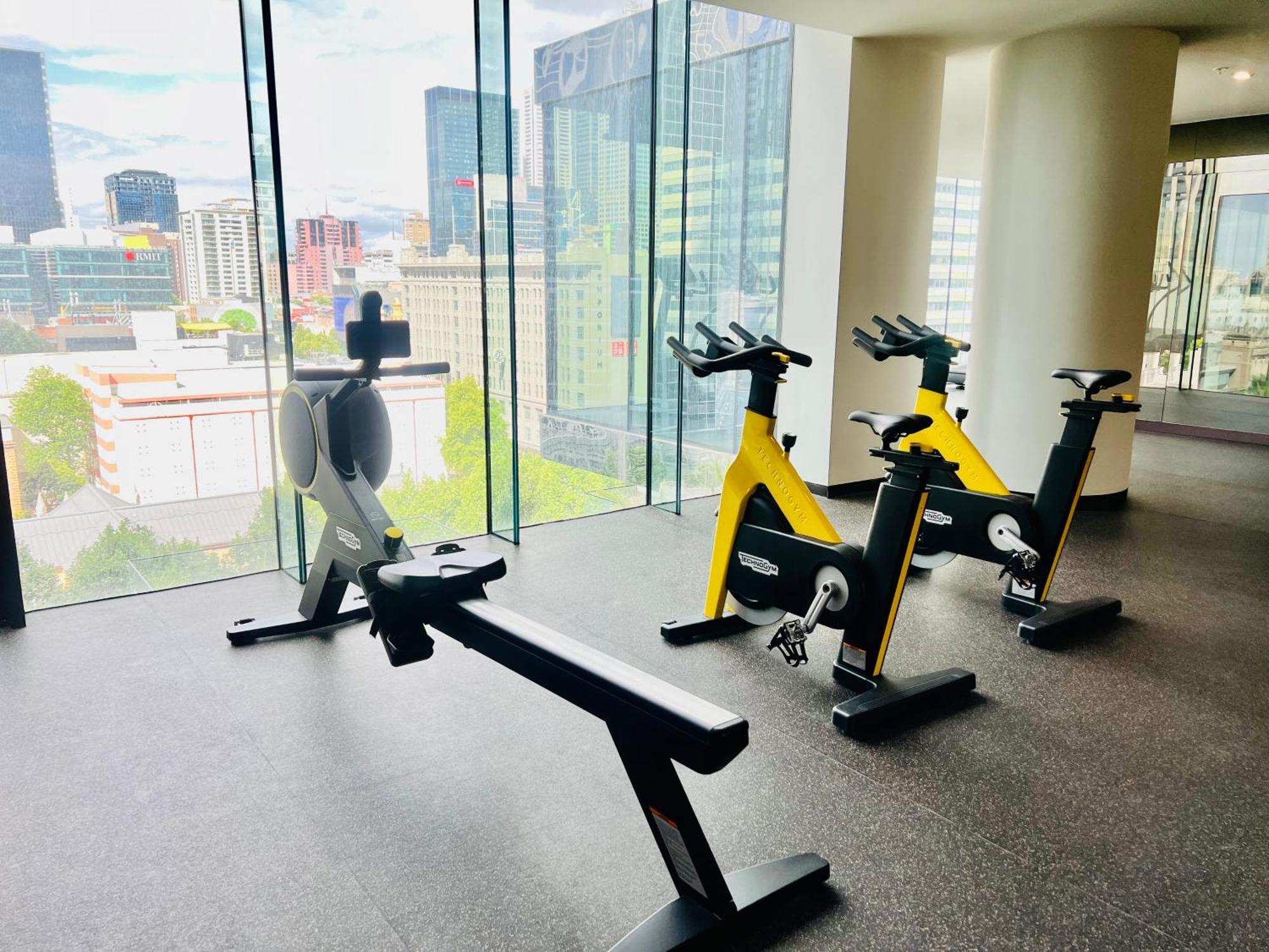 Luxury Cbd 5 Beds, 2 Baths Great Skyview With Pool, Gym, Spa, Carpark,sauna *