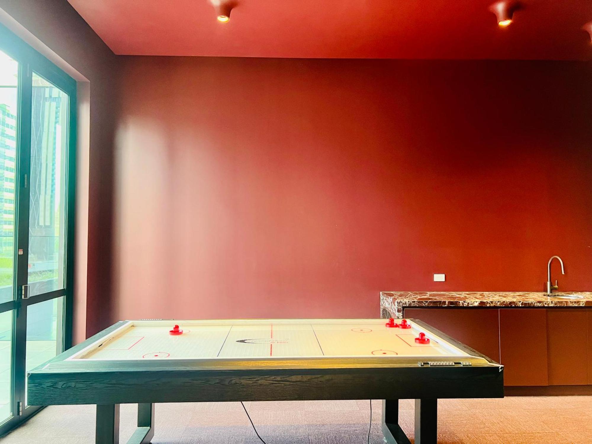 Apartment Luxury Cbd 5 Beds, 2 Baths Great Skyview With Pool, Gym, Spa, Carpark,sauna Melbourne