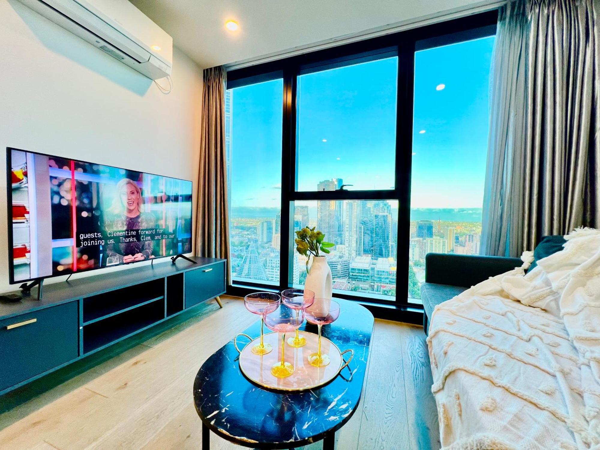 Luxury Cbd 5 Beds, 2 Baths Great Skyview With Pool, Gym, Spa, Carpark,sauna