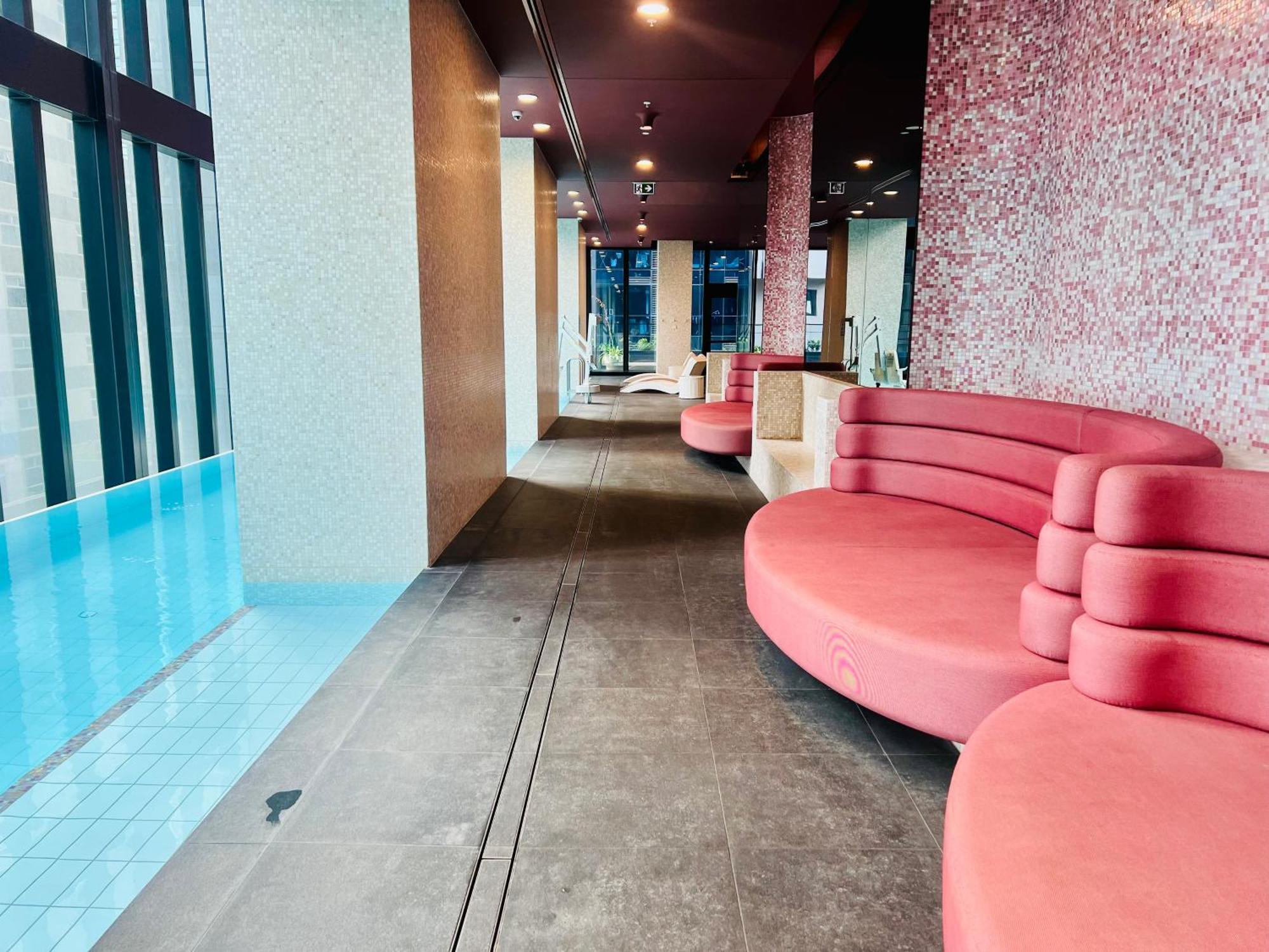 Luxury Cbd 5 Beds, 2 Baths Great Skyview With Pool, Gym, Spa, Carpark,sauna Apartment Melbourne
