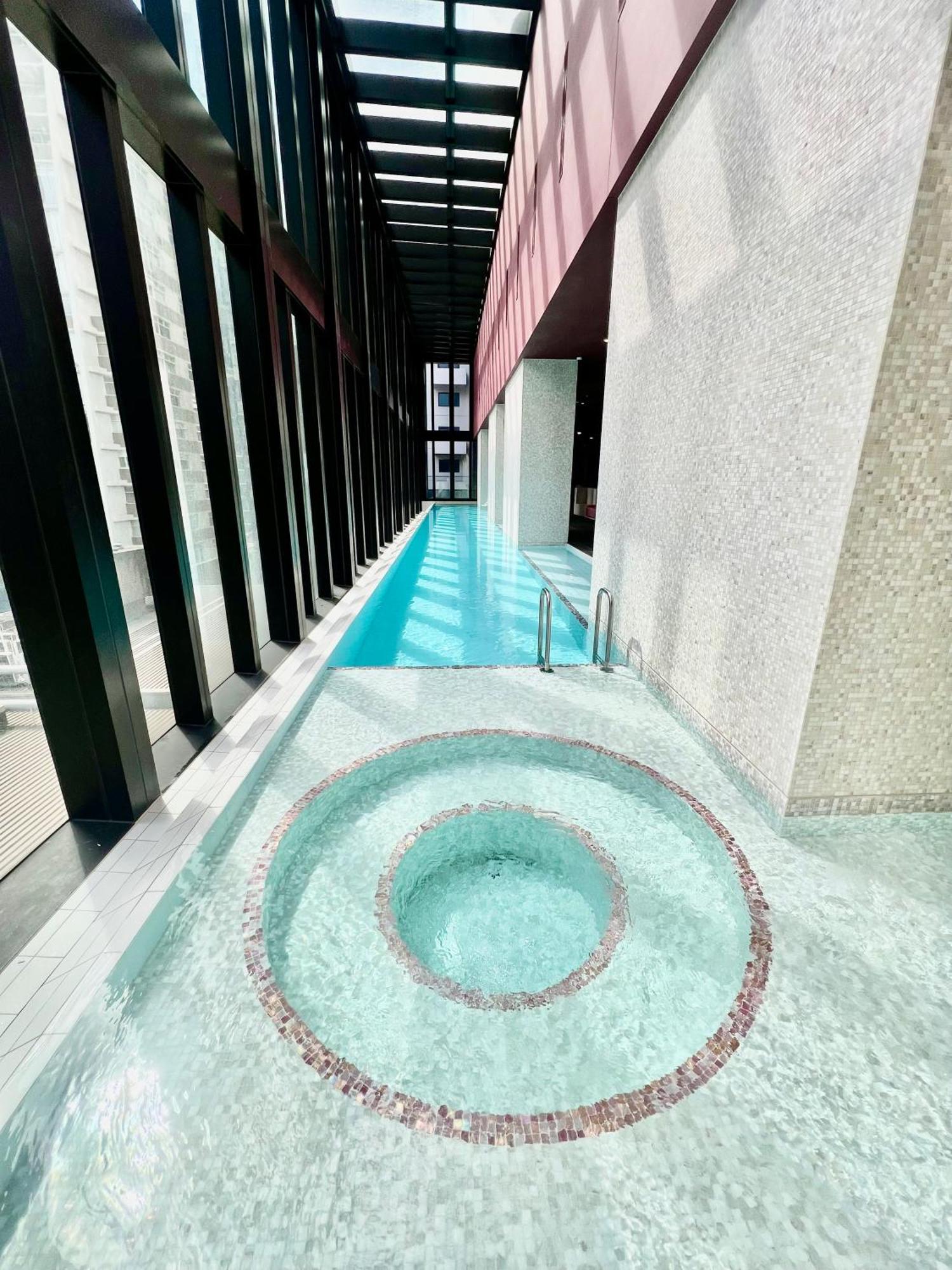 Luxury Cbd 5 Beds, 2 Baths Great Skyview With Pool, Gym, Spa, Carpark,sauna Melbourne