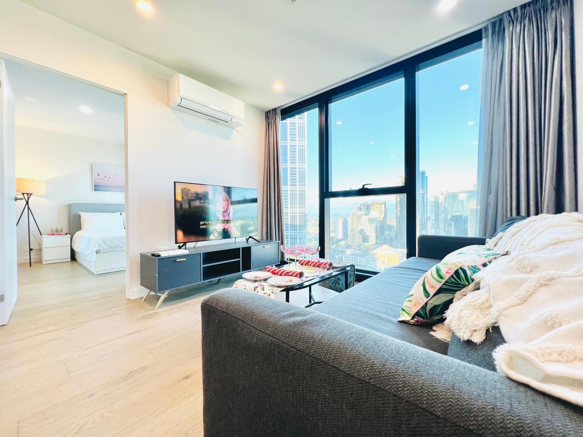 Luxury Cbd 5 Beds, 2 Baths Great Skyview With Pool, Gym, Spa, Carpark,sauna * Melbourne