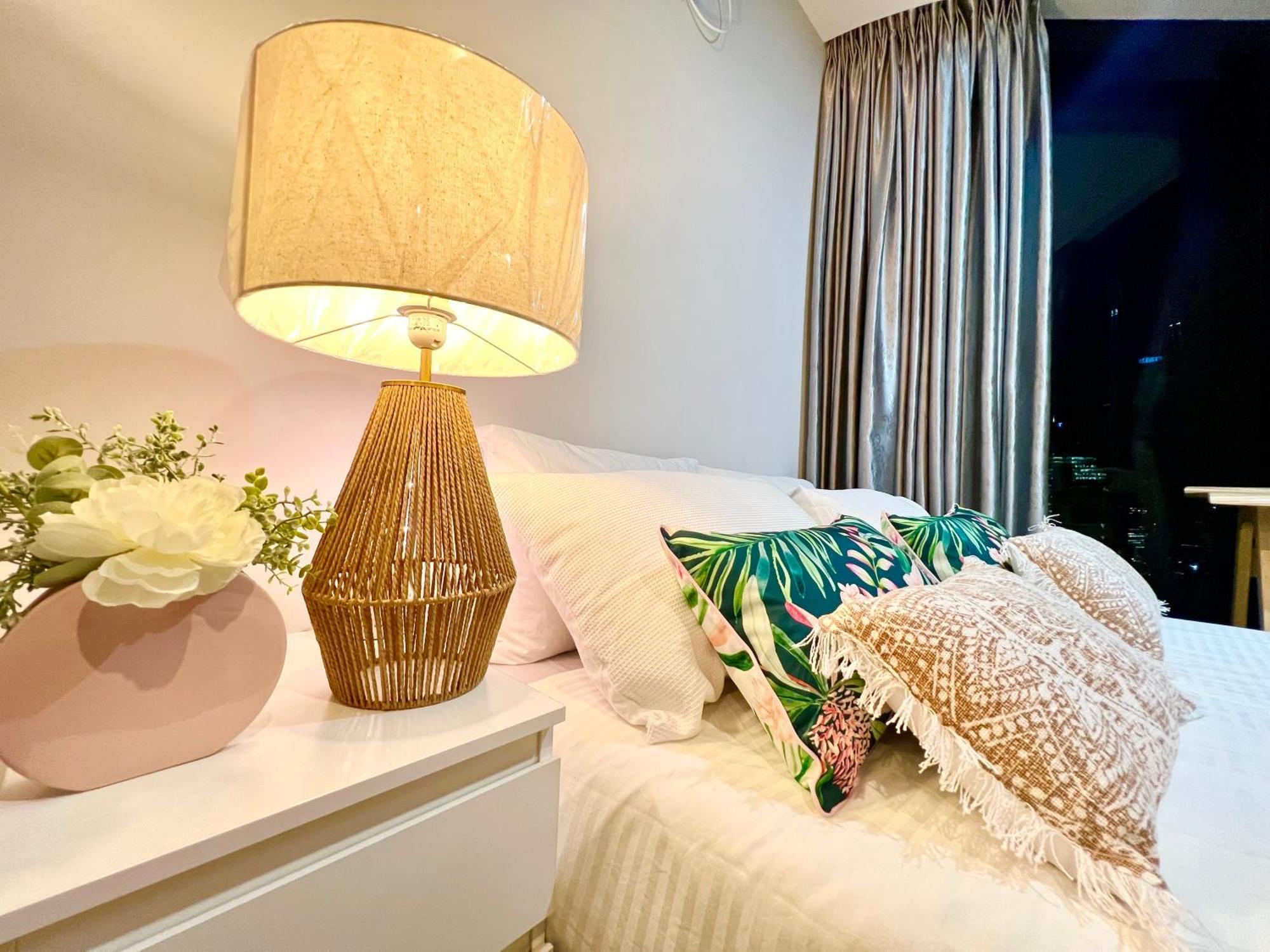 Luxury Cbd 5 Beds, 2 Baths Great Skyview With Pool, Gym, Spa, Carpark,sauna Apartment *