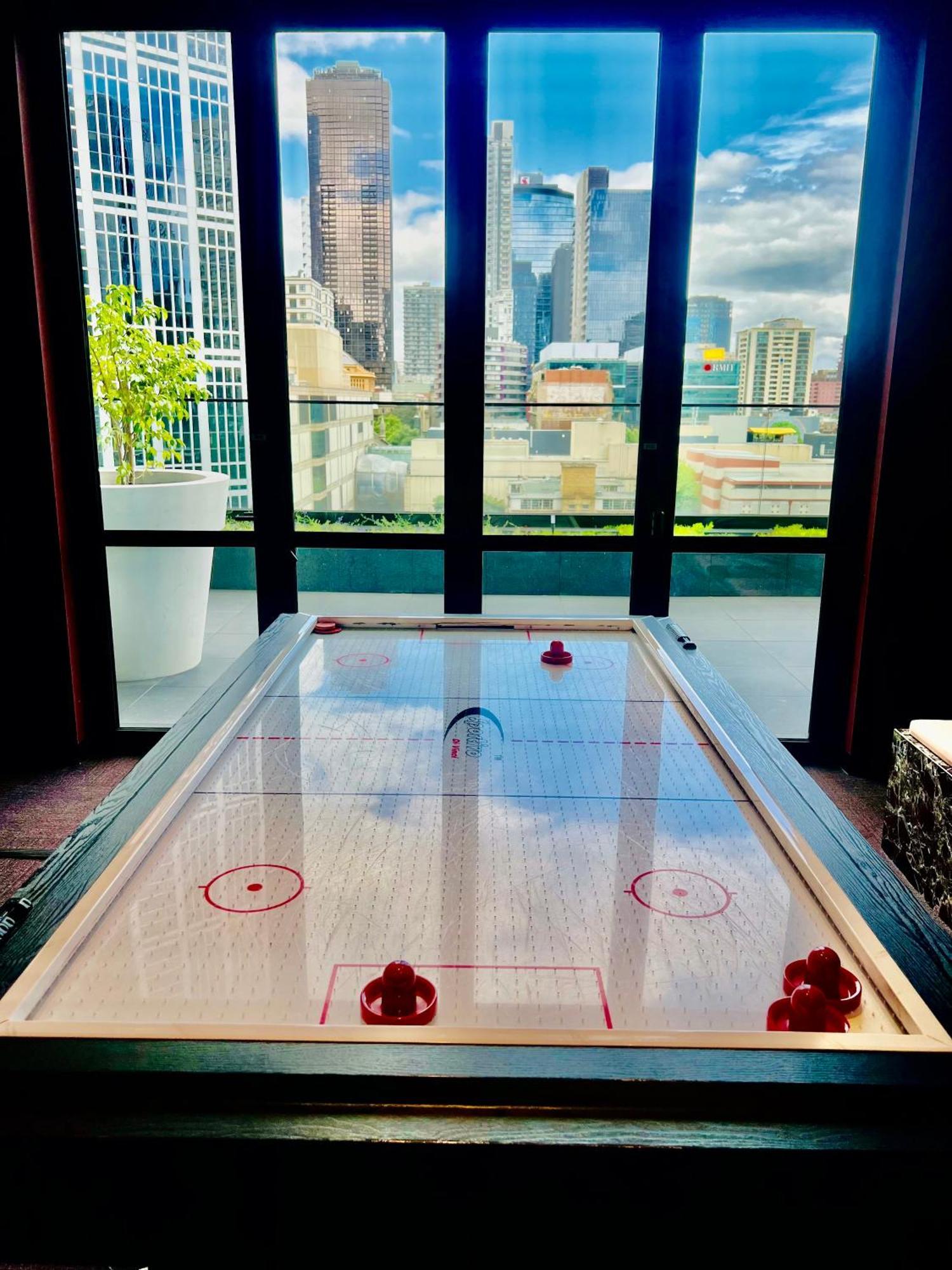 Luxury Cbd 5 Beds, 2 Baths Great Skyview With Pool, Gym, Spa, Carpark,sauna * Melbourne