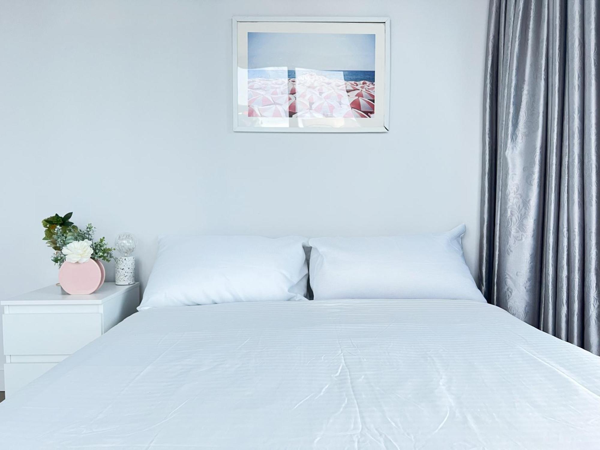 Luxury Cbd 5 Beds, 2 Baths Great Skyview With Pool, Gym, Spa, Carpark,sauna Melbourne