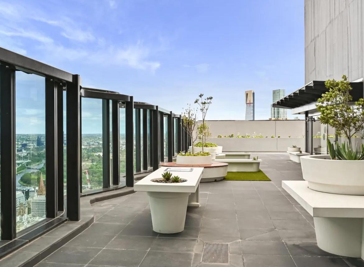 Apartment Luxury Cbd 5 Beds, 2 Baths Great Skyview With Pool, Gym, Spa, Carpark,sauna *
