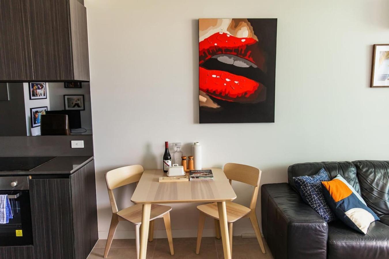 Clifton, Gym And Bbq. Apartment