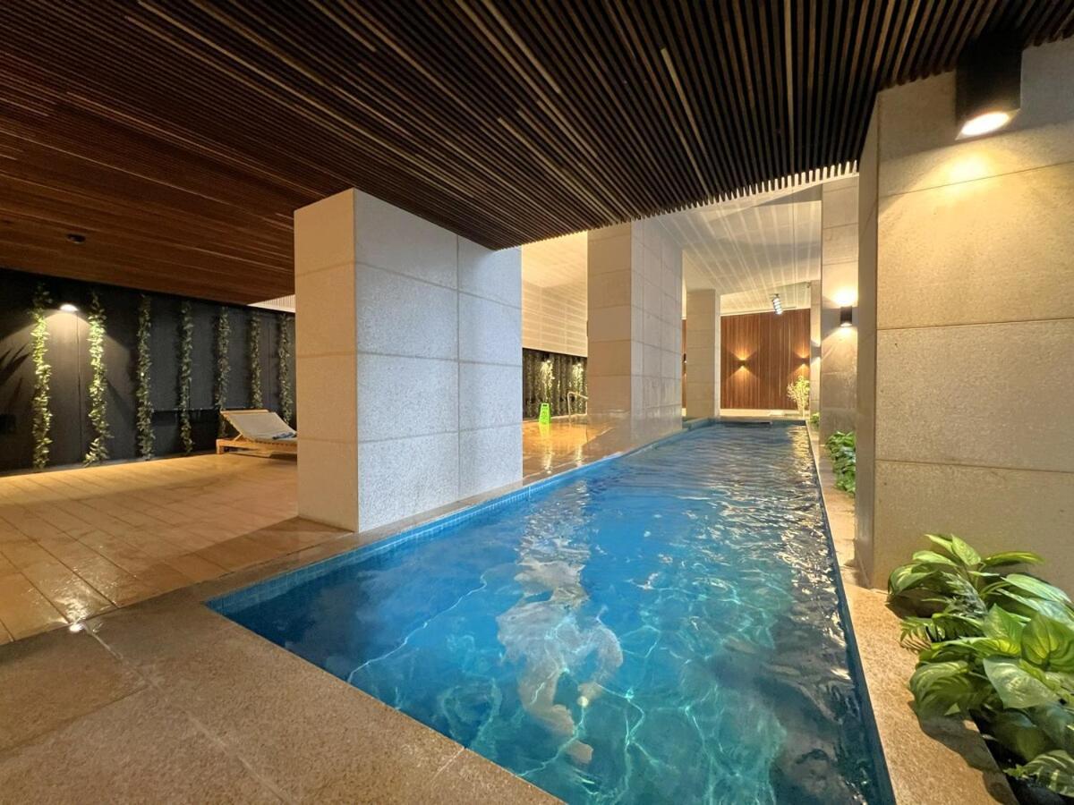 2 Bedroom 2bath, Free Parking, Southern Cross, Lvl 36 Apartment