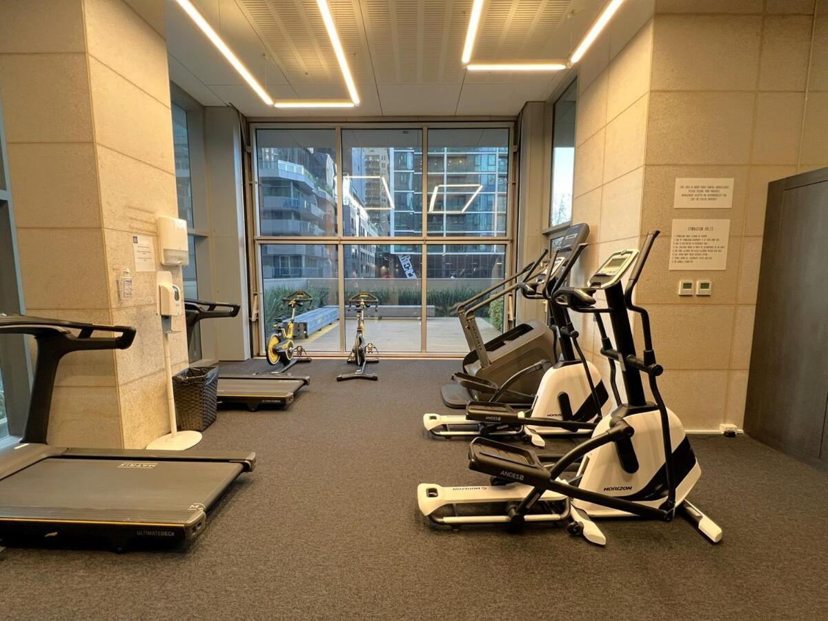 2 Bedroom 2bath, Free Parking, Southern Cross, Lvl 36 Melbourne