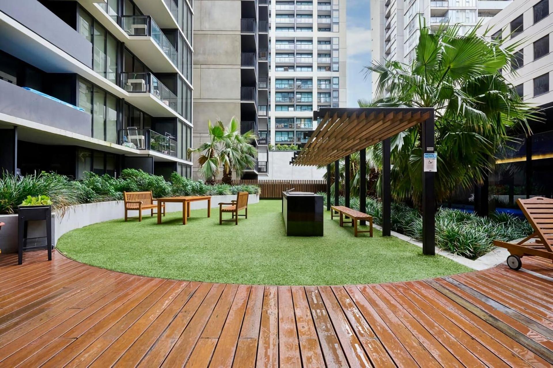 Stunning Cbd Views + Free Parking Melbourne