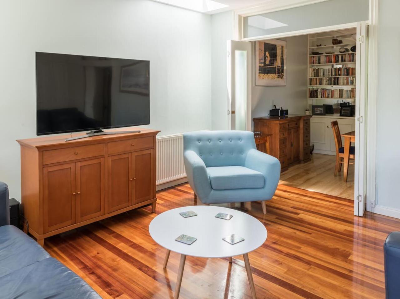 Casa de férias Bright With Garden And Relaxing Bath Melbourne