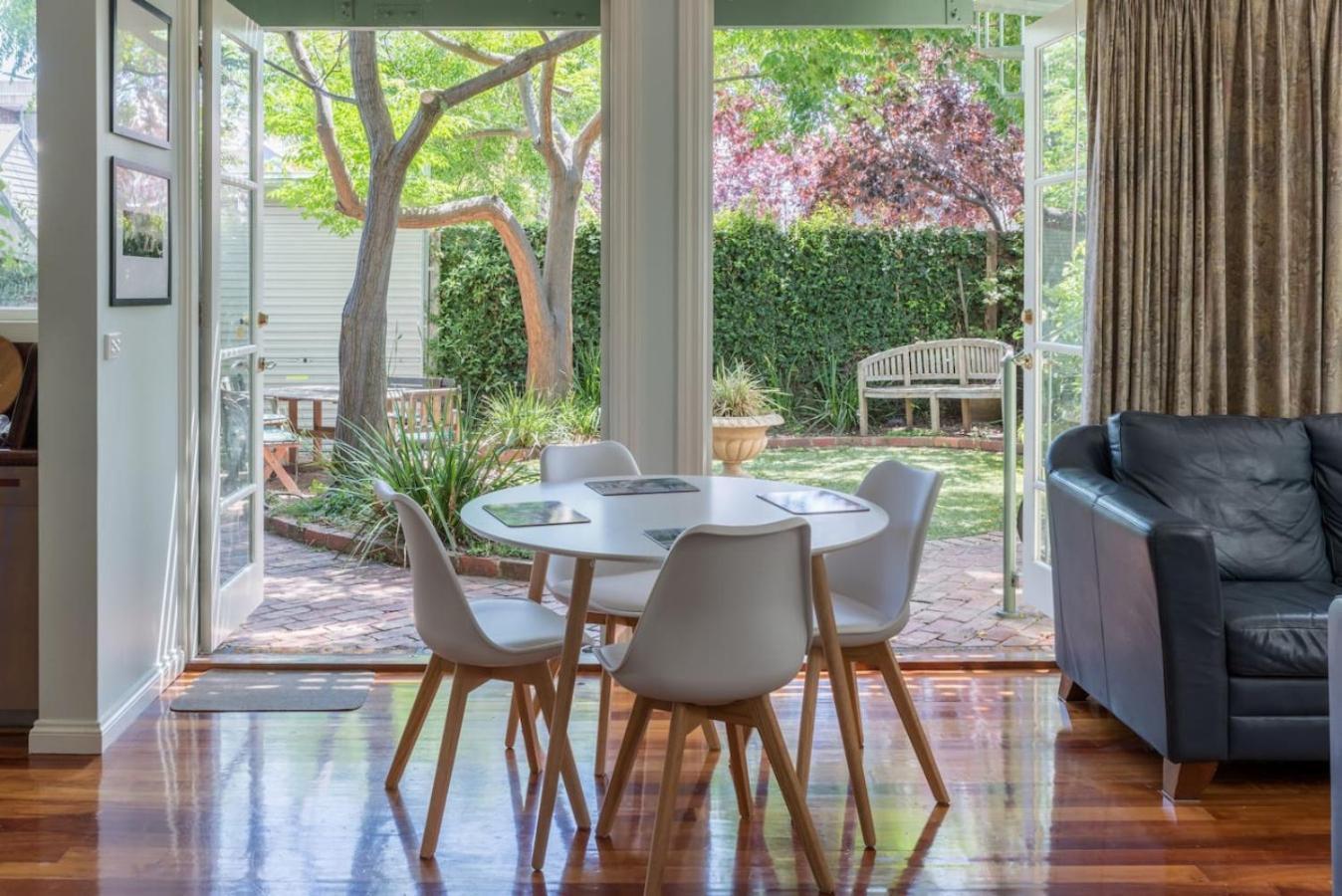 Casa de férias Bright With Garden And Relaxing Bath *