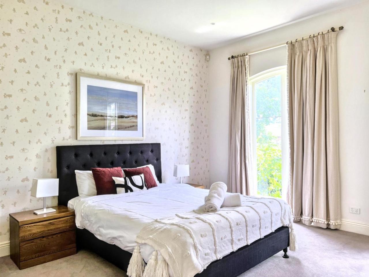 Holiday home Rowen Manor House *