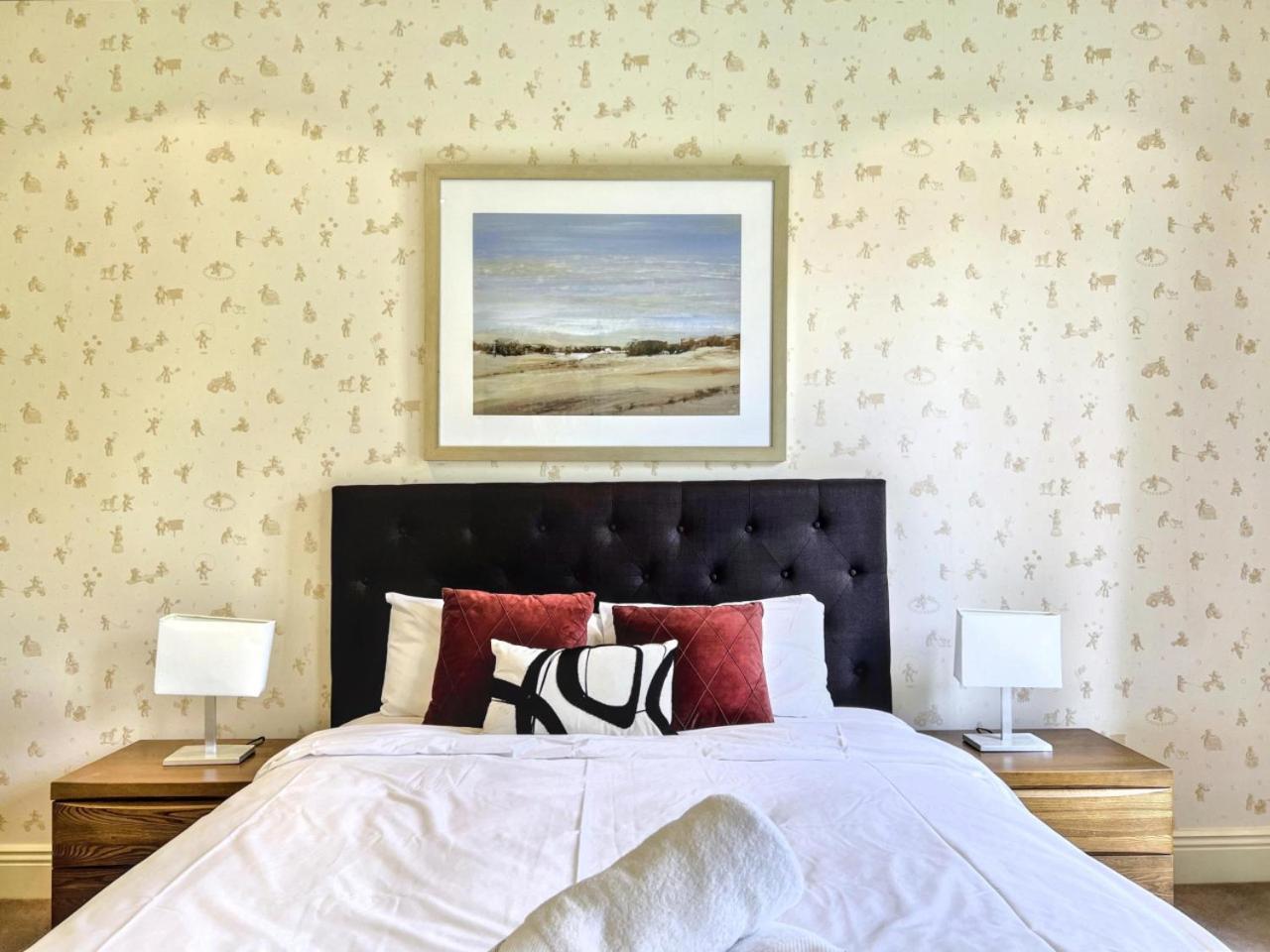 Holiday home Rowen Manor House