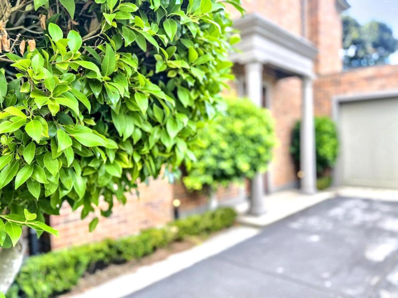 Rowen Manor House Melbourne