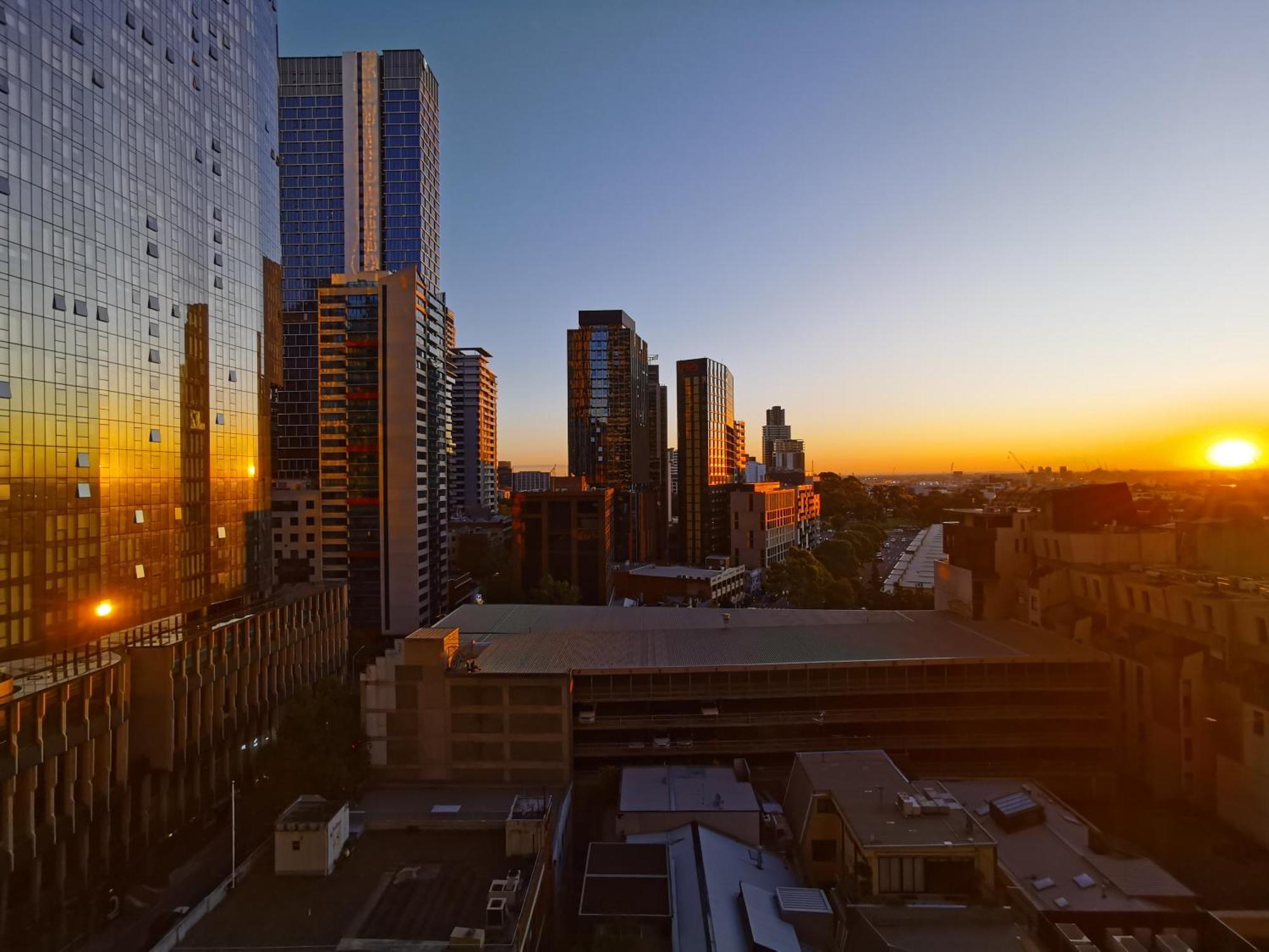 Park Views Cbd Retreat - 1 Car Space Apartment *