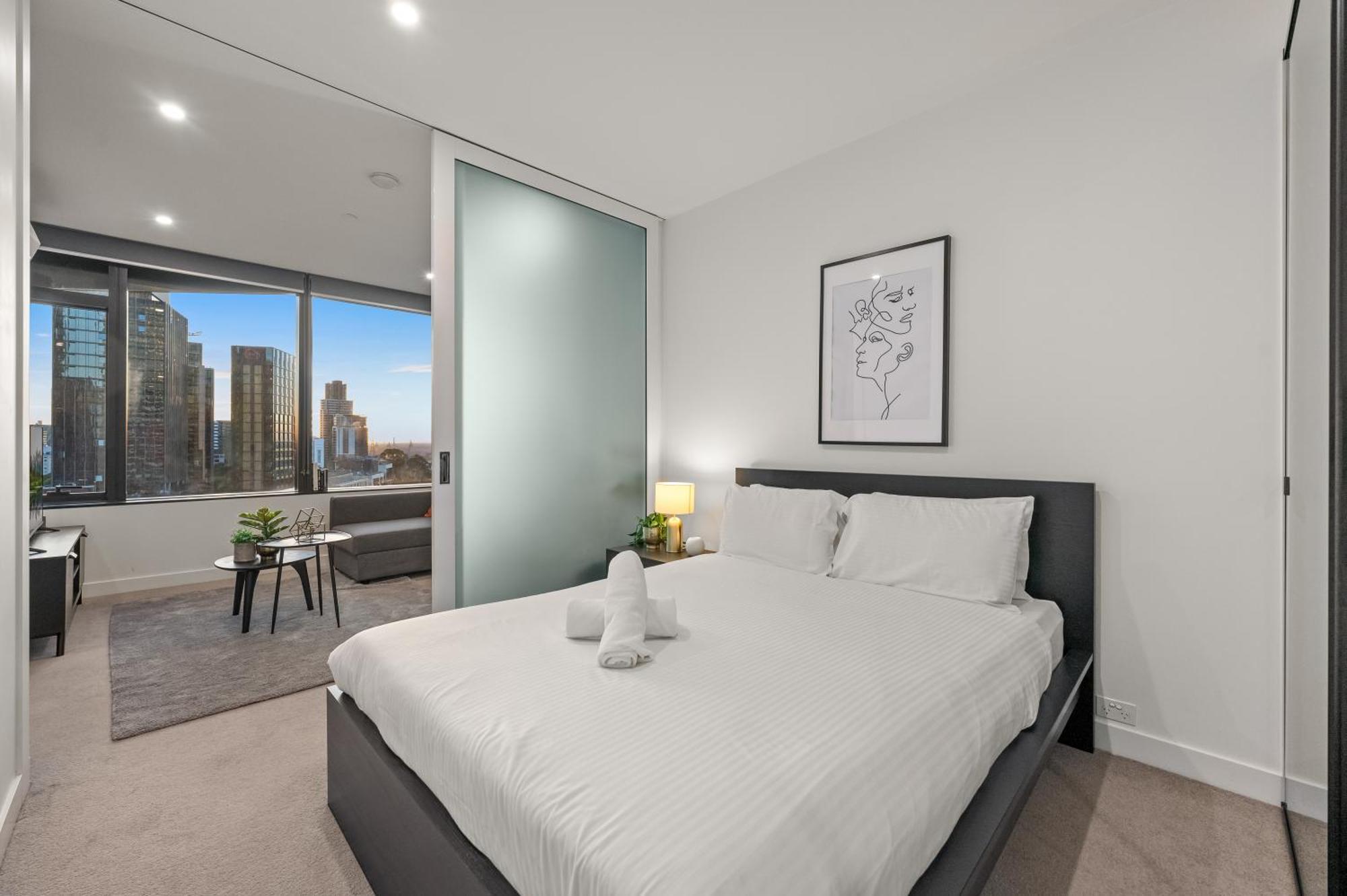 Park Views Cbd Retreat - 1 Car Space *