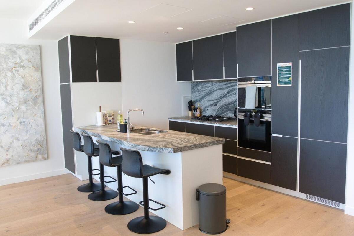 Park Avenue Apartment *