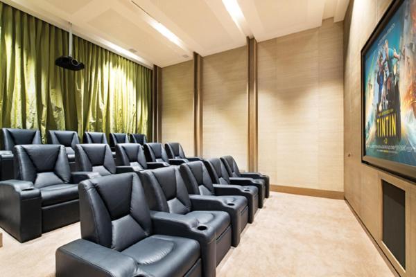 Prima Tower 5 Bedrooms Melbourne