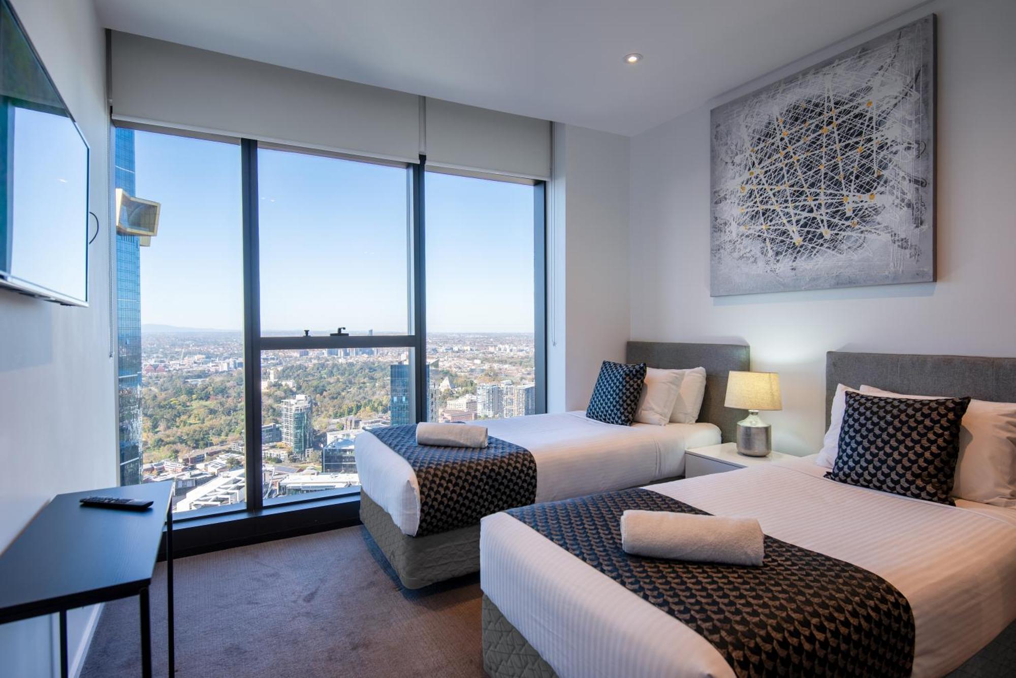 Prima Tower 5 Bedrooms Apartment Melbourne