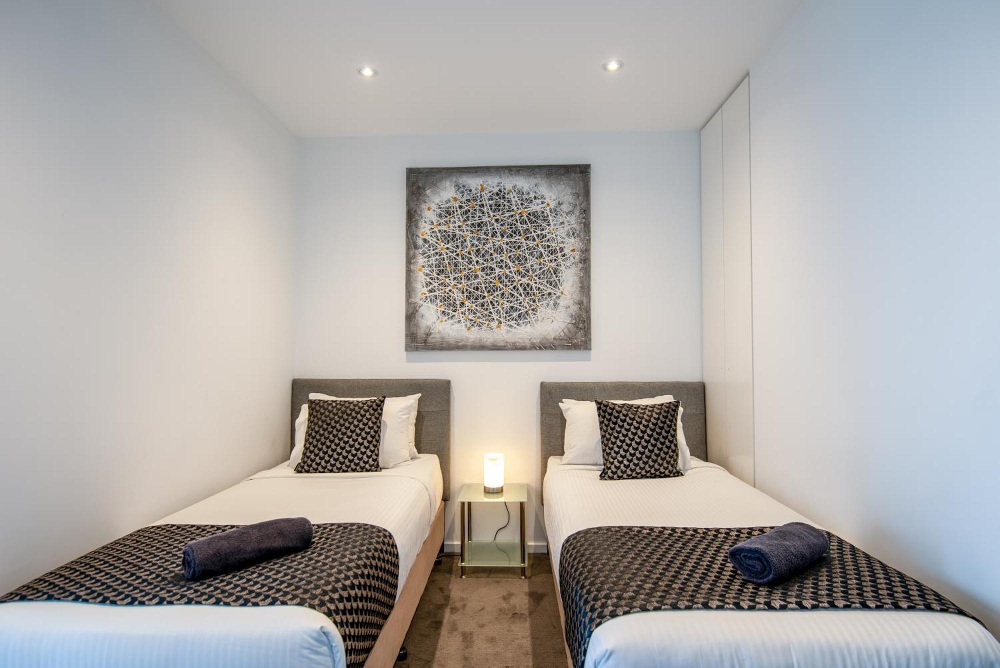 Apartment Prima Tower 5 Bedrooms Melbourne