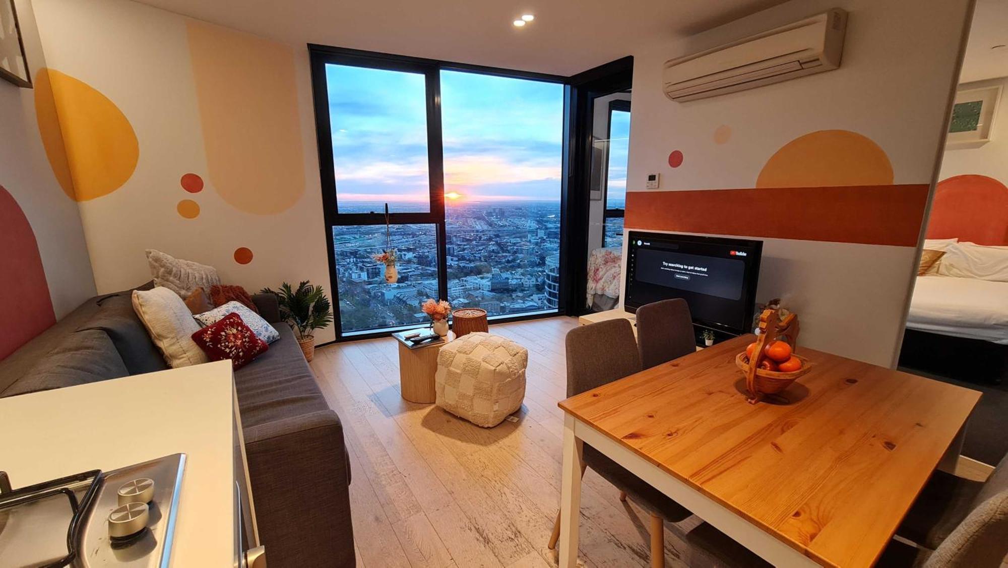 1br Sunset Glow Retreat! Free Tram Zone Melbourne