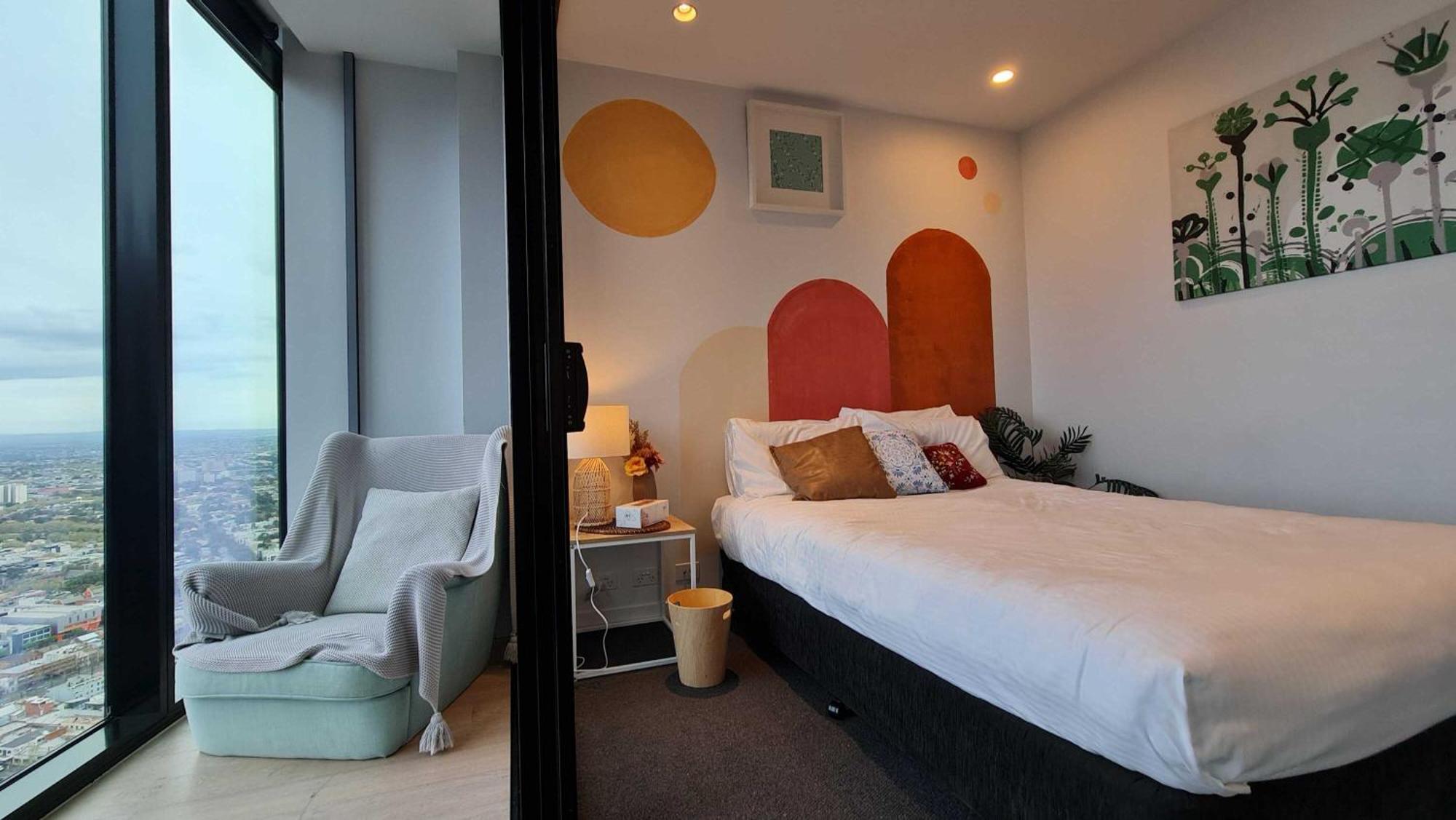 Apartment 1br Sunset Glow Retreat! Free Tram Zone *