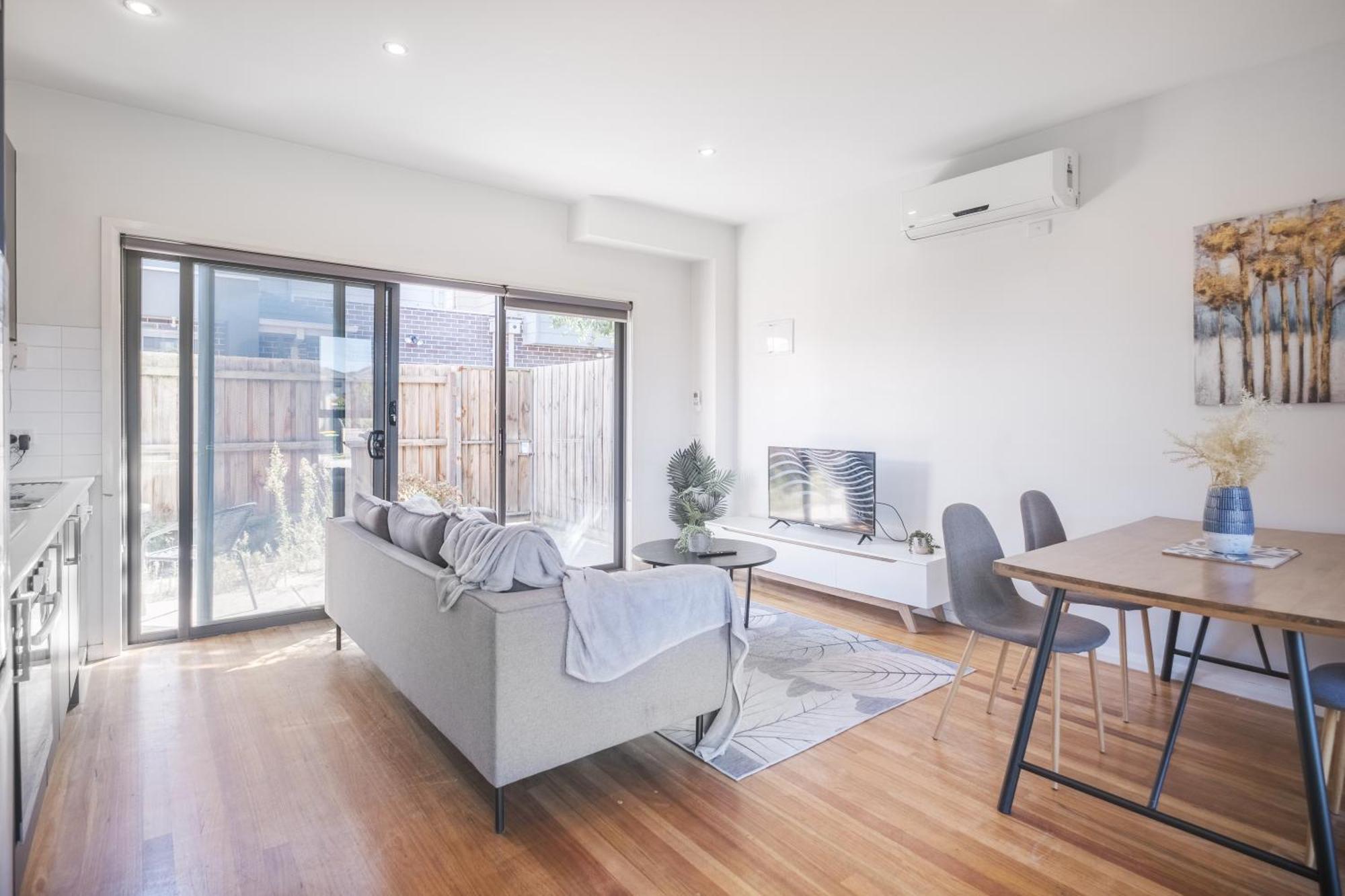 Glenroy 2br1ba In Townhouse Parkingwi-fibath *