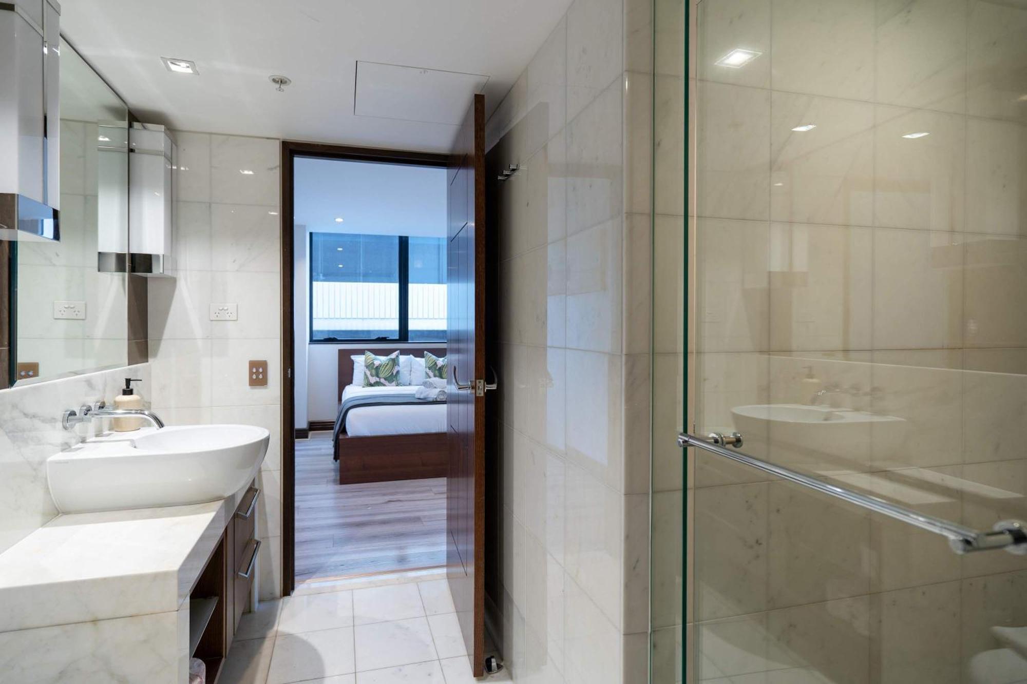 Grand St Kilda 2-story Sub-penthouse *