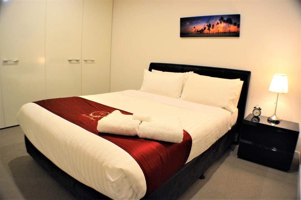 Apartment Royal Melbourne- Clarke St Melbourne