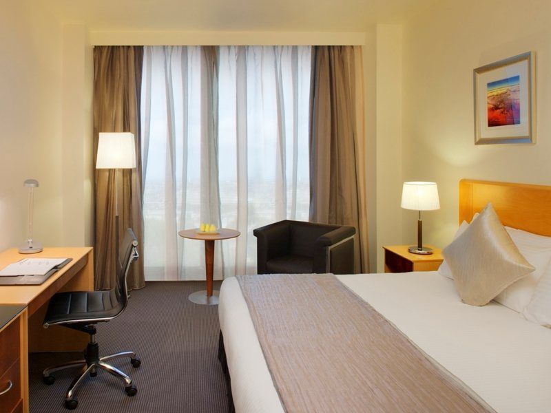 Hotel Radisson On Flagstaff Gardens 4*