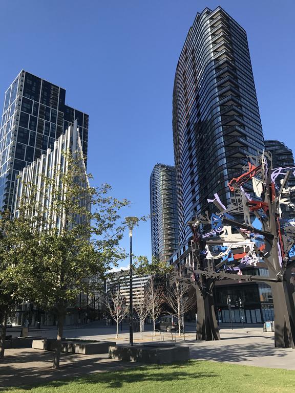Private - Collins Street Waterfront, Docklands Apartment