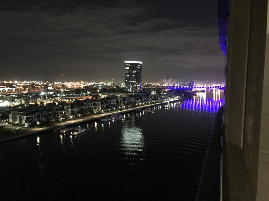 Apartment Private - Collins Street Waterfront, Docklands